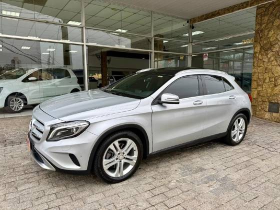 MERCEDES-BENZ GLA 250 2.0 16V TURBO GASOLINA VISION 4P AUTOMÁTICO MERCEDES-BENZ GLA 250 2.0 16V TURBO GASOLINA VISION 4P AUTOMÁTICO